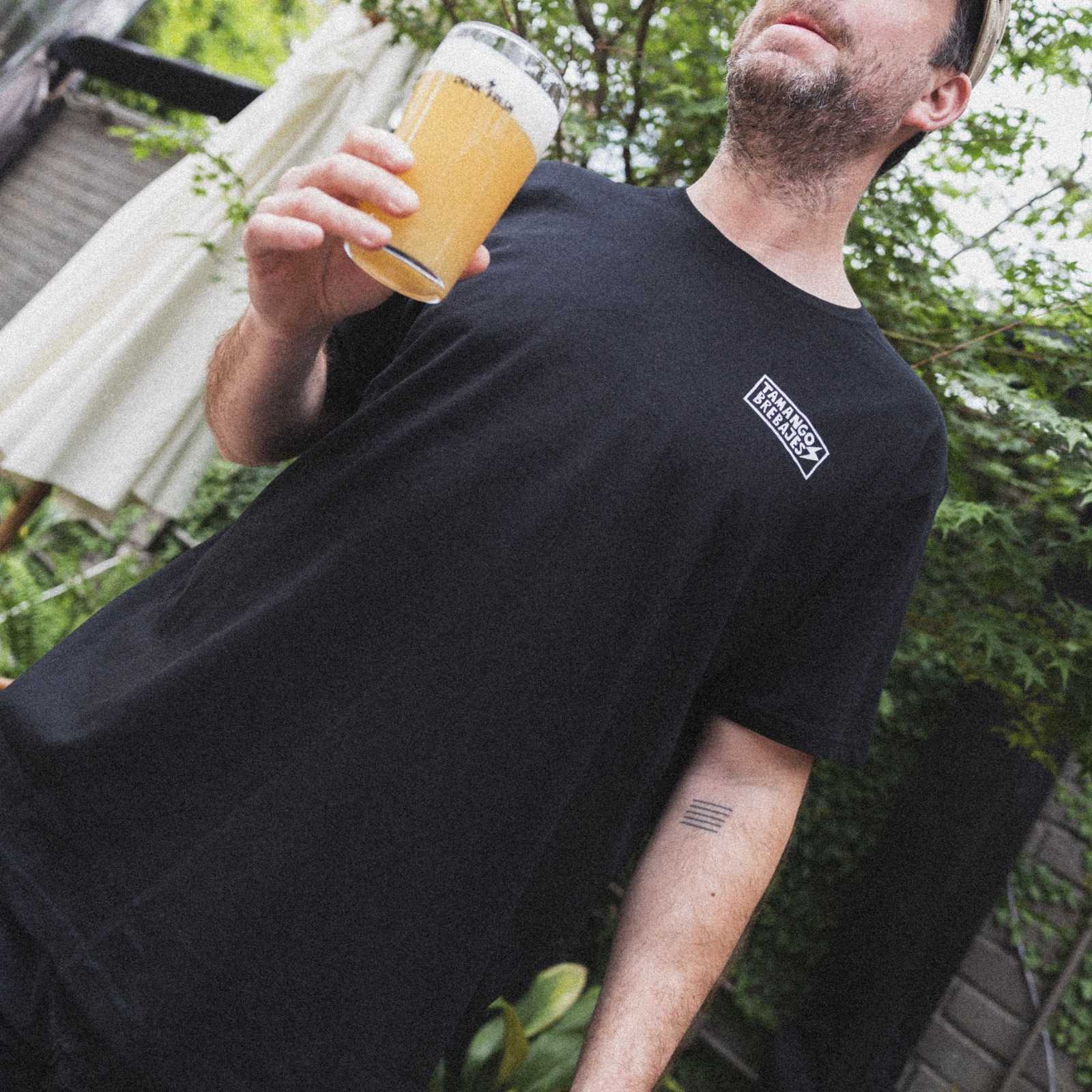 Polera From Here To Beer Negra